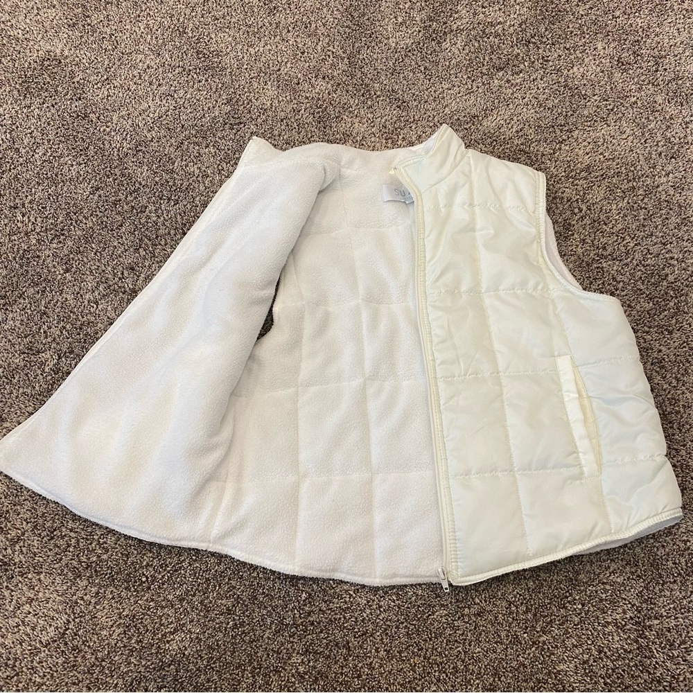 Susie Shier | Size L | Puffy Vest | Color white/cream | Winter | Fall - Picture 2 of 8